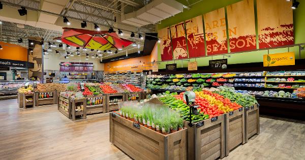 Hannaford store produce aisle